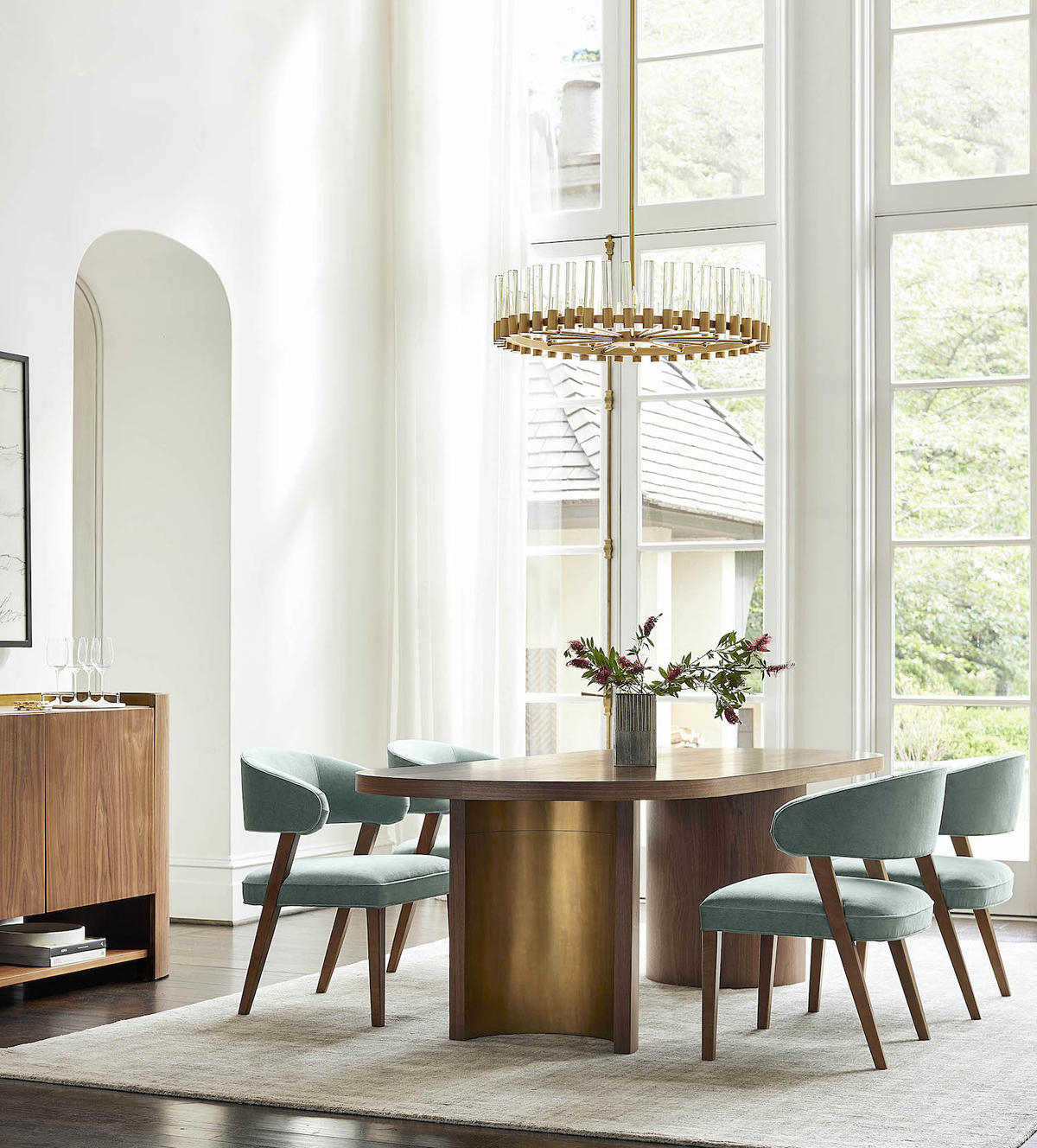 Brass is back—here are 8 pieces to warm up a neutral room