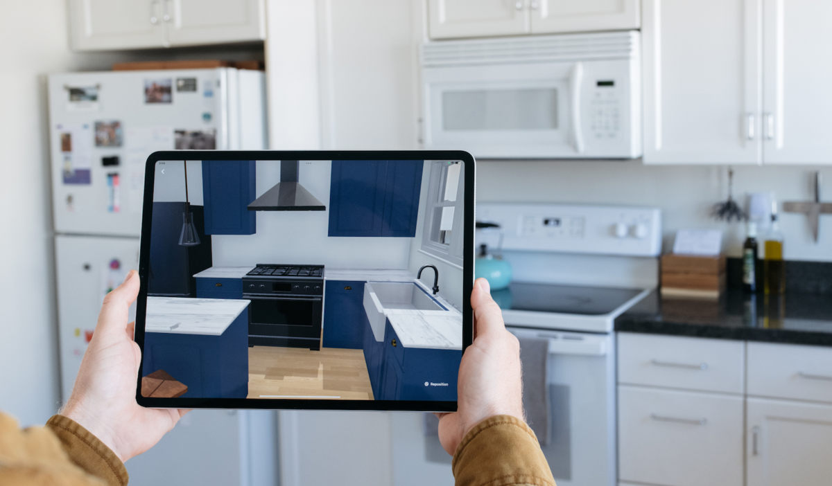 Virtually walk through design projects with Houzz Pro’s new AR tool