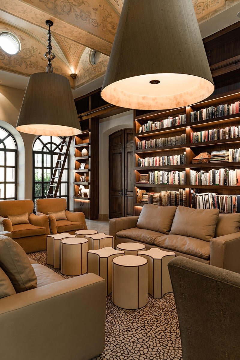 How to Organize Your Bookshelves, According to Interior Designers