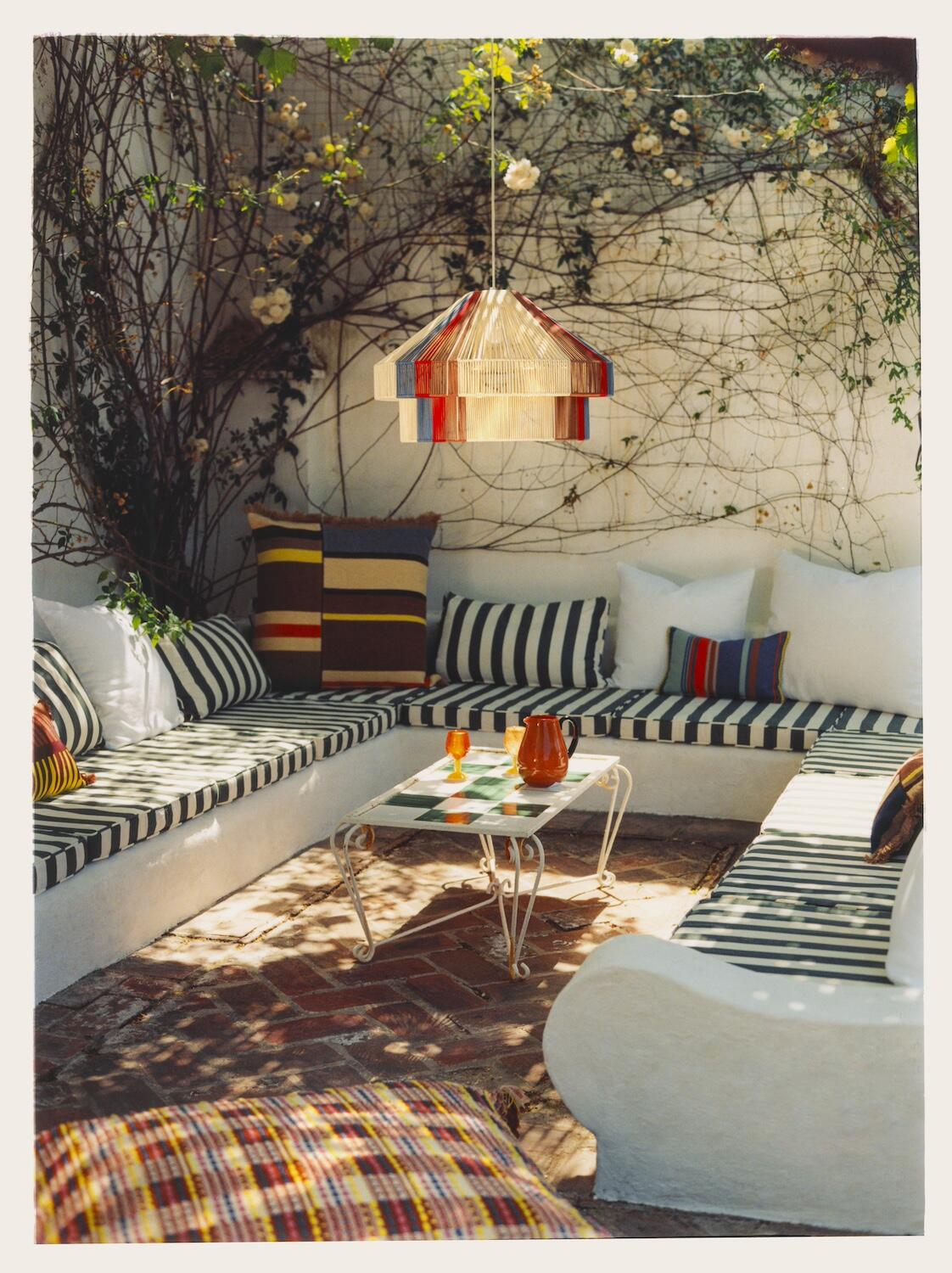 Large ceiling lamp with multicolored cords