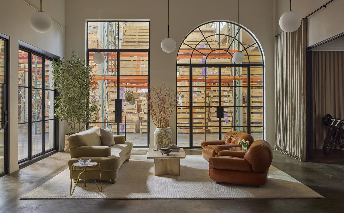 Peter Dunham opens first New York location, Janus et Cie unveils London flagship, and more