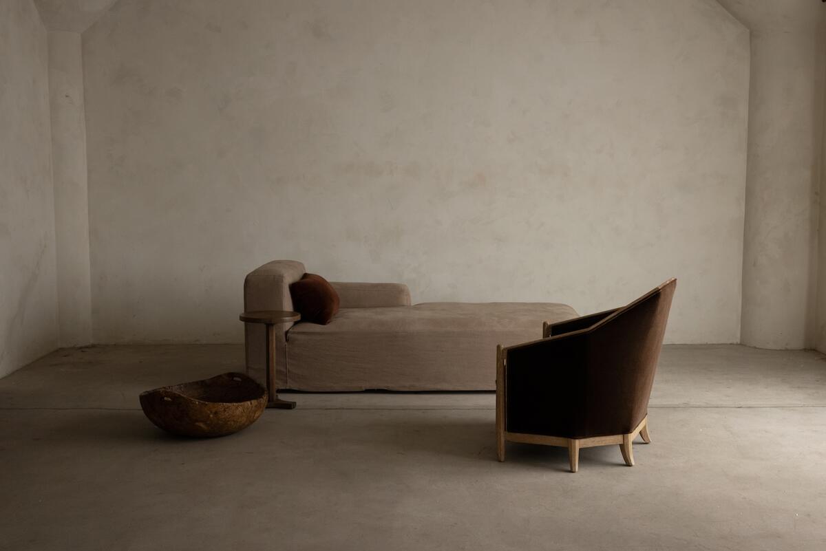 The Commune chaise and Crowne chair by Galerie Solis