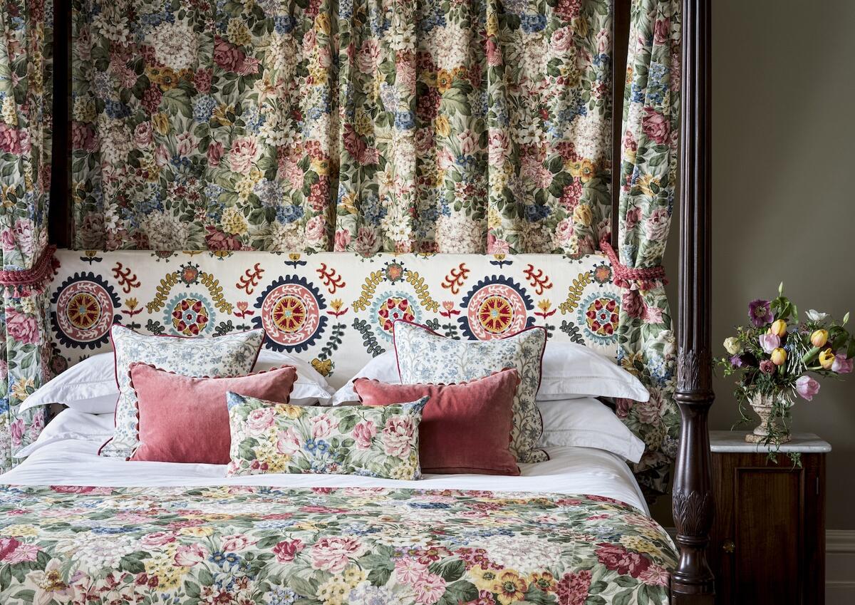 Sprightly styles from Sanderson, Peter Dunham for Hudson Grace, and Ferrick Mason Sprightly styles from Sanderson, Peter Dunham for Hudson Grace, and Ferrick Mason