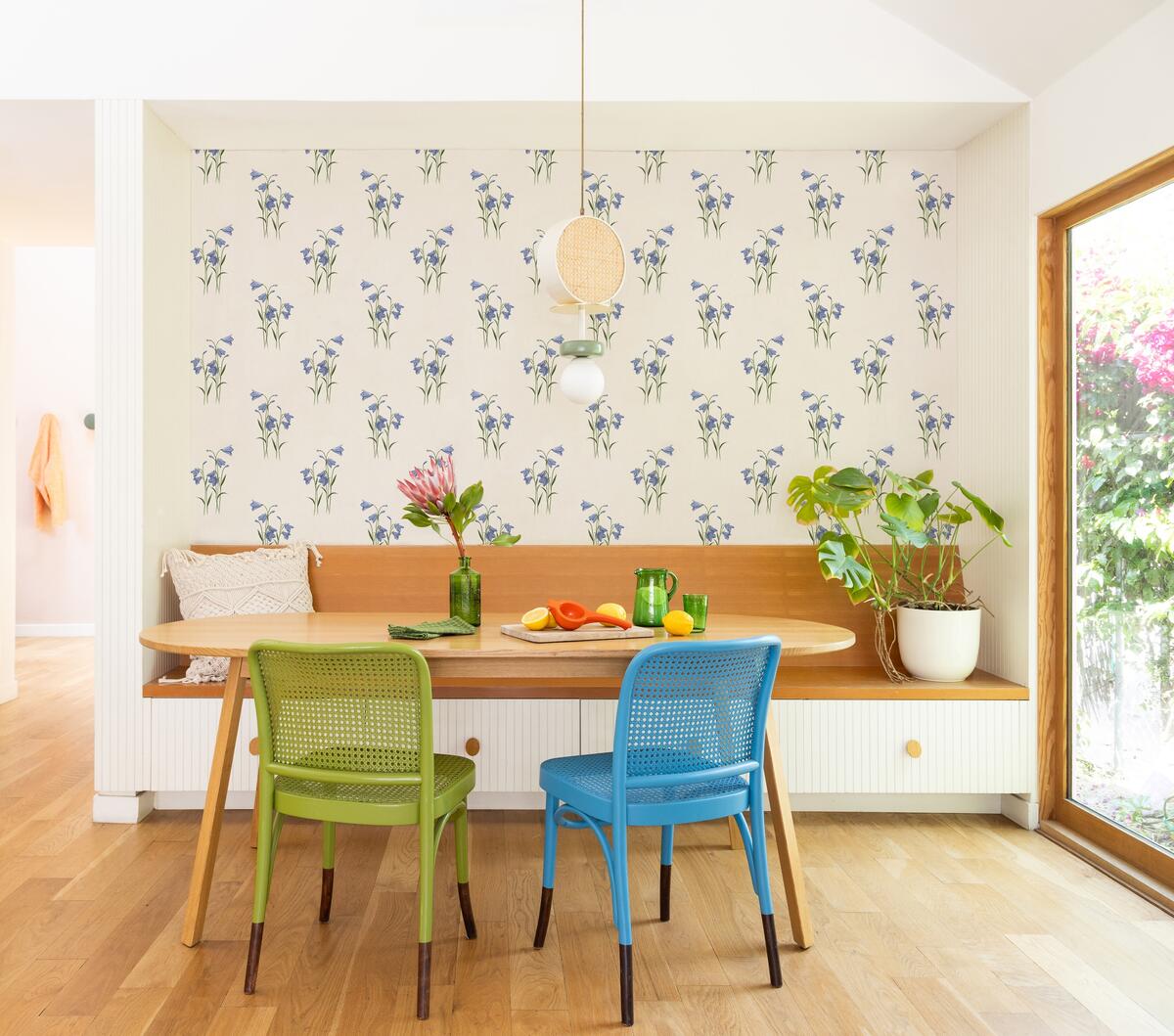 Actress Sarah Jessica Parker has teamed up with Wallshoppe for the debut of a new wallpaper line Actress Sarah Jessica Parker has teamed up with Wallshoppe for the debut of a new wallpaper line