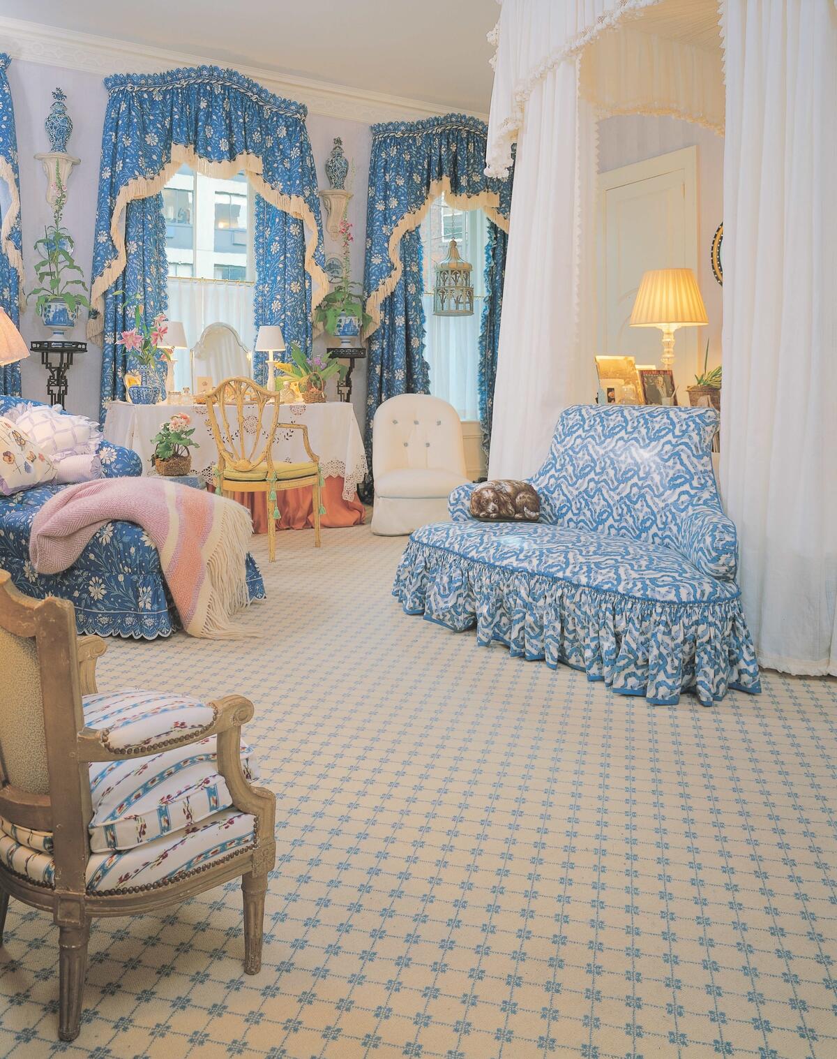 A bedroom by Mario Buatta from the 1993 showhouse