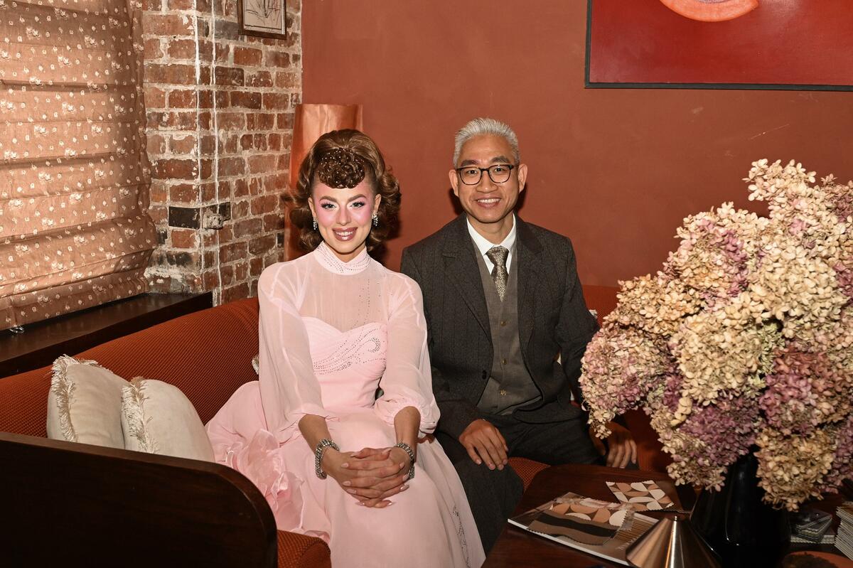 TWOPAGES simplifies shopping for custom window treatments