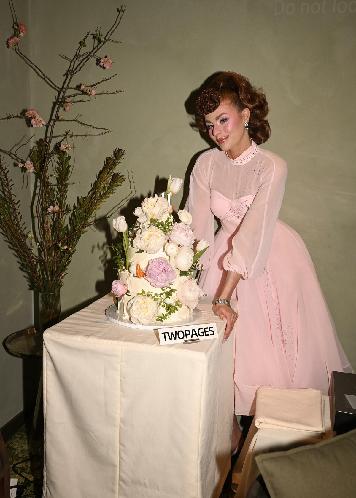 TWOPAGES simplifies shopping for custom window treatments