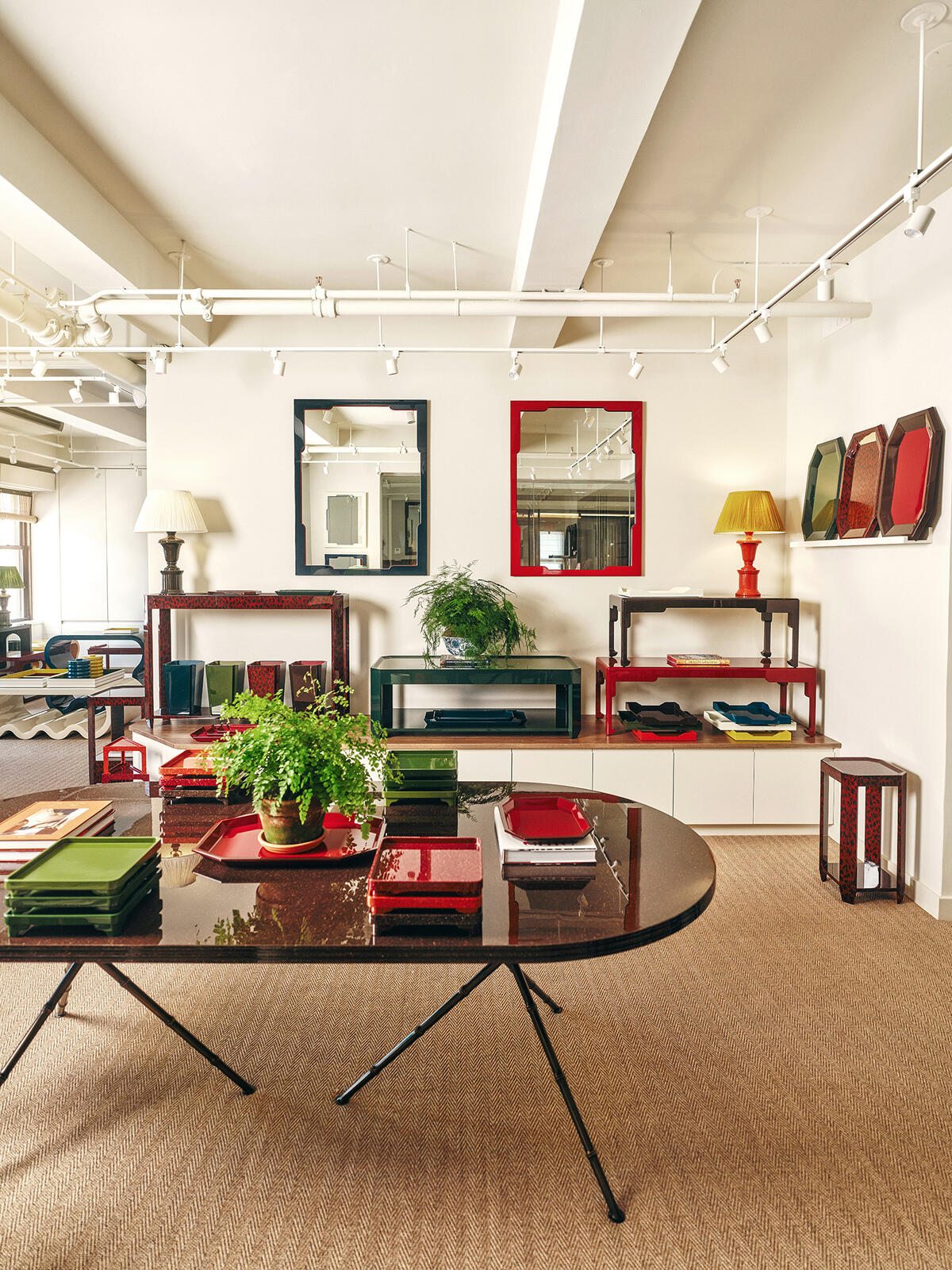 Natural Curiosities unveils a jewel box showroom in New York, Janus et Cie revamps its LA outpost, and more