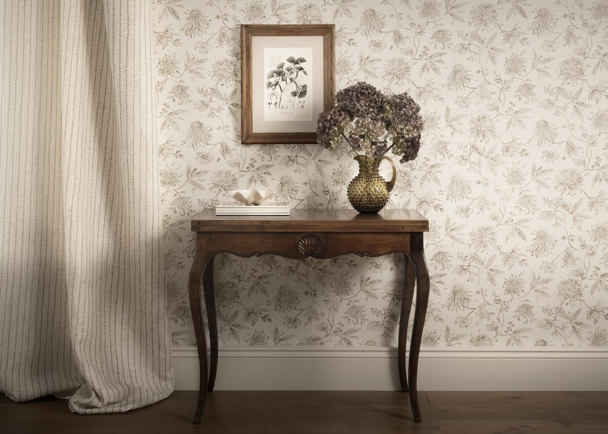 Quercus & Co.’s Flora wallpaper in Garden Room and Stitch fabric in Fern 