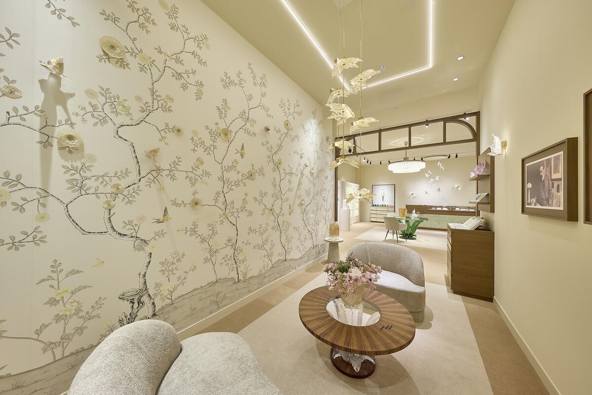 Lowe Hardware finds a new Manhattan neighborhood, Lalique opens in Osaka, and more