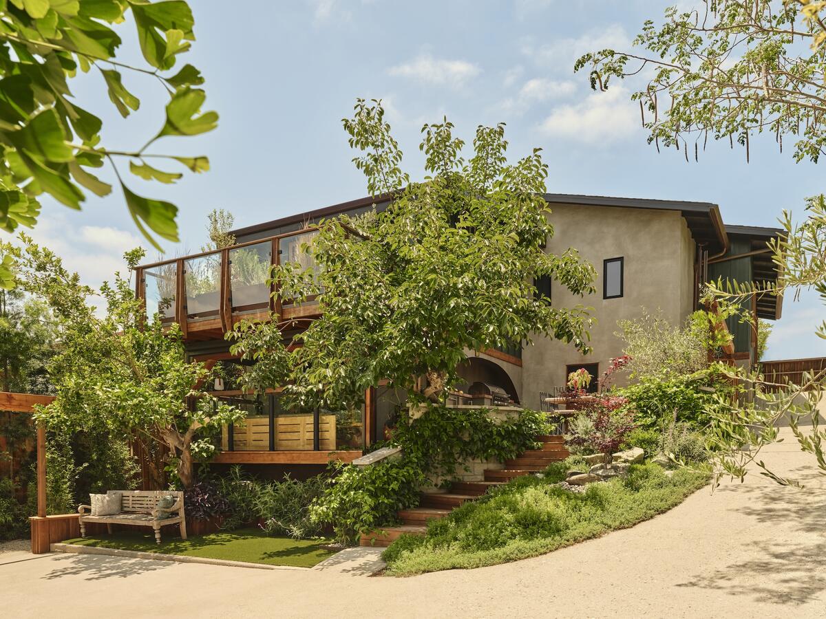 How Mandy Cheng designed an outdoor kitchen fit for a fish fry