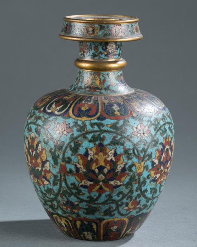 $400 Chinese vase reels in over $810,000 on iGavel
