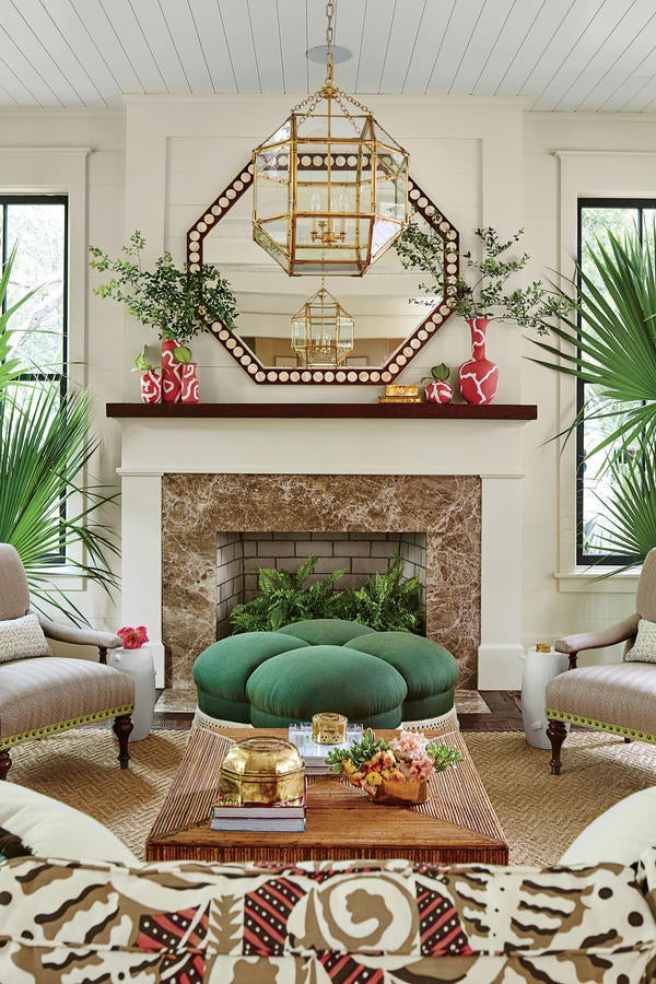 Living Room, courtesy Laurey W. Glenn. Styling: Buffy Hargett Mille