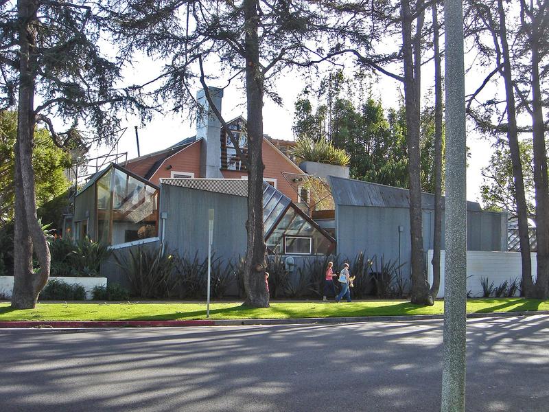 Legendary architect Frank Gehry comes to Las Vegas Market