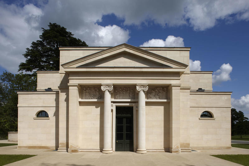 Exterior of a New Bath House in Gloucestershire, by Craig Hamilton; courtesy Paul Highnam