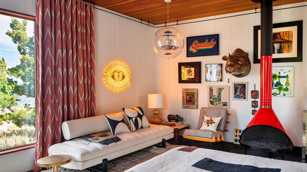 1stDibs sets a stock price, Etsy acquires Depop, and more