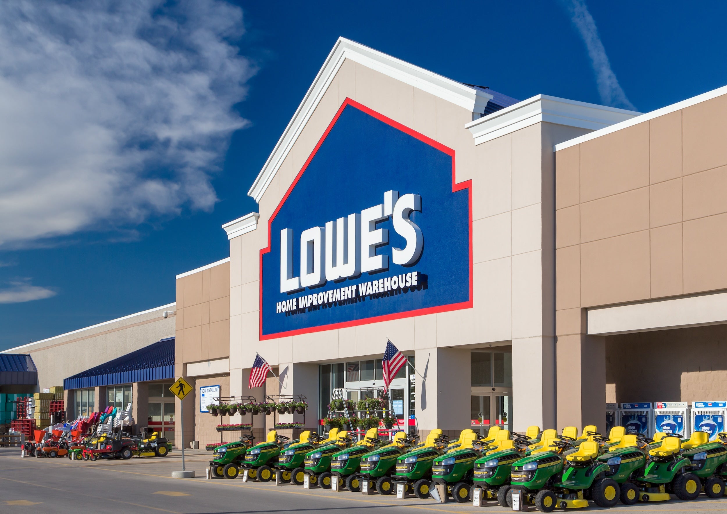 Home Depot and Lowe s continue to struggle amid home market slump