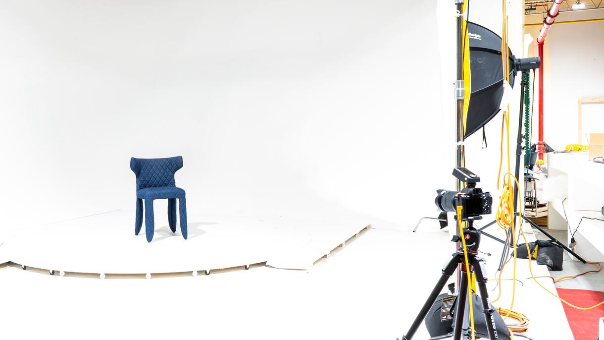 Bringing the outlet model to high-end modern furniture