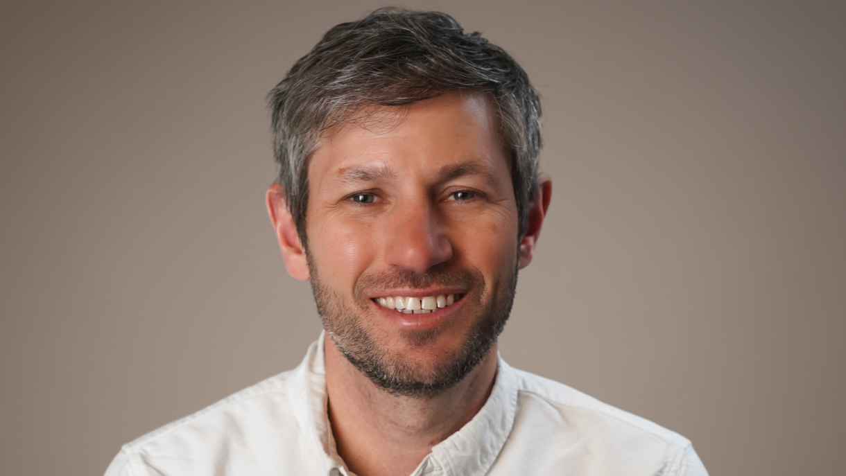 Eric edelson headshot 2023 carta portrait