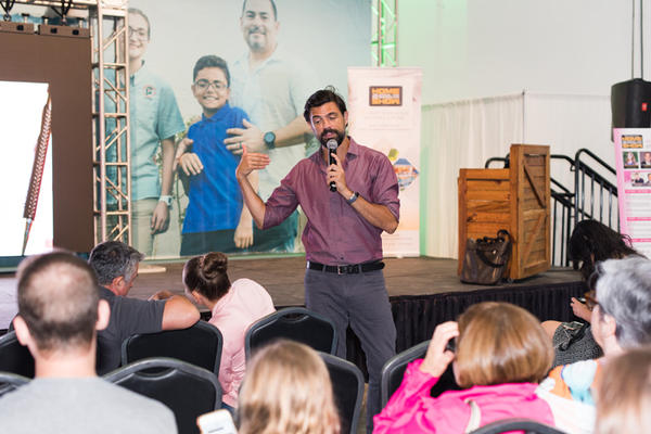 John Gidding, of TLC's "Trading Spaces" and HGTV's "Curb Appeal," presented "Living in Art: Decorating Through Self-Expression."