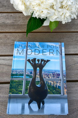 Guests received copies of ‘Jennifer Post: Modern.’ 