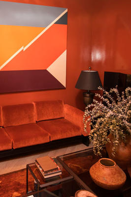 The wine lounge featured Élitis fabrics Promesse Tenue on the sofa and Le Sens de la Mesure on the armchair.