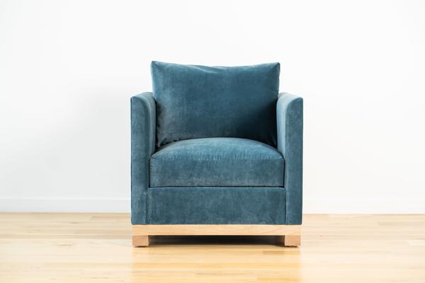 Mapleton Chair in Teal velvet and Natural oak