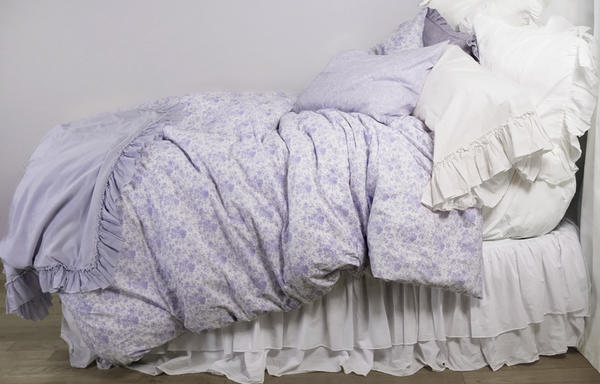 French Toile poplin bedding in Lilac