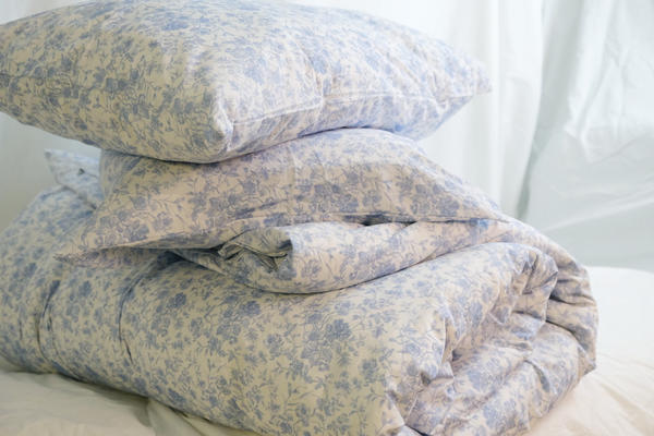 French Toile poplin bedding in Chambray