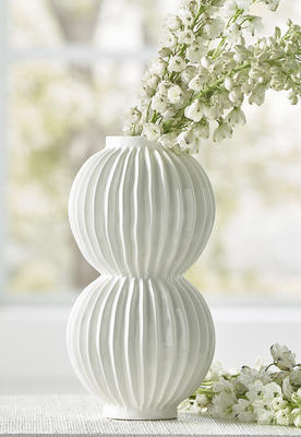 385101 Organic Disk Vase designed by Elizabeth Wicker