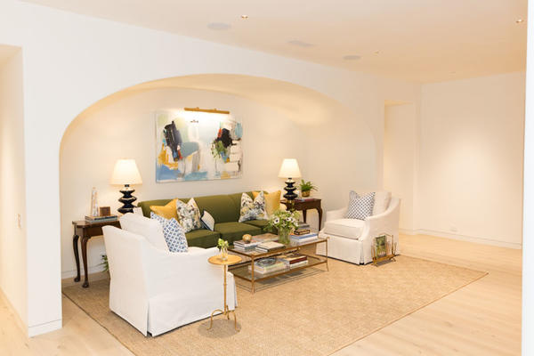 Terrace lounge by Atlanta designer Bailey Ward of Bailey Ward Interiors 