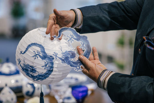In the new Mottahedeh showroom on floor 9, hand-decoupage lanterns by chief visual officer Paul Wojcik perfectly complemented the brand’s Blue Dragon introductions.