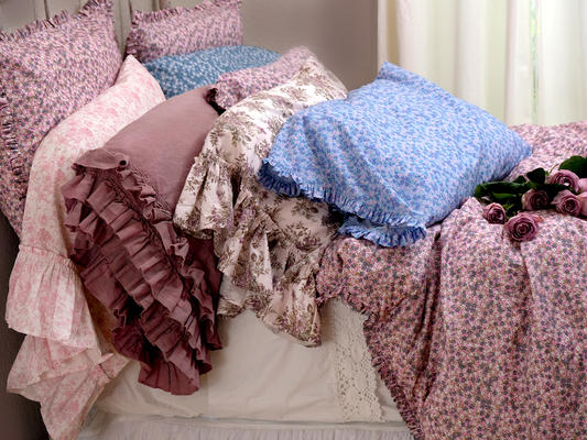 Eveline Petite Floral bedding collection