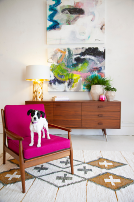 Ultrasuede HP in Wine ’n Roses provides the perfect pop of color for this pet-friendly chair.