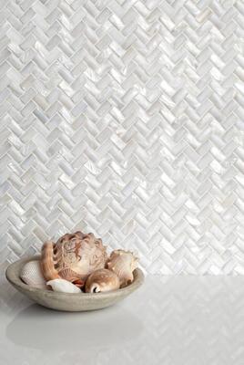 Herringbone 1x2 cm in pillowed Shell from the Studio Line by New Ravenna.