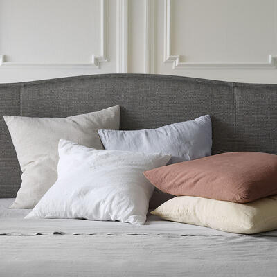Our 100 percent organic linen bedding—woven in Portugal and GOTS Certified for the highest standards of sustainability—comes in five soothing, nature-inspired hues designed to mix beautifully together. 