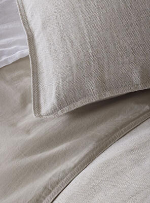 Sustainably crafted by artisans in Portugal, the exclusive Oeko-Tex-certifed Hemp bedding collection is naturally soft, temperature-regulating and breathable. Three soothing hues give the duvet cover and shams an irresistibly relaxed look. 