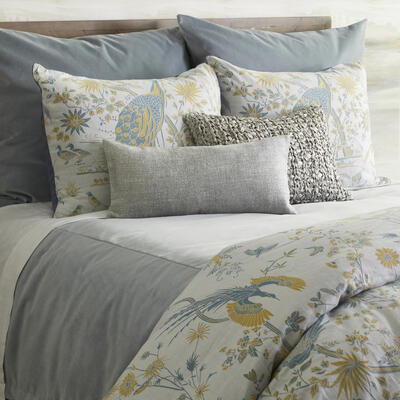 Java Peacock duvet set: 100% cotton jacquard with an engineered pattern brings this tropical bird to life. Available as a washable duvet set. Part of The Met x Ann Gish collection