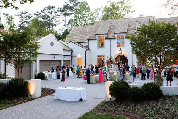 The 2023 Southeastern Designer Showhouse is hosted by Atlanta Homes & Lifestyles,
presented by Benecki and supports Atlanta nonprofit Camp Twin Lakes. More than 15
interior designers have put their signature stamp on rooms inside the 8,500-square-foot
home located in the heart of Buckhead