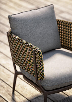 Bellmonde lounge chair comes with plush seat and back cushions