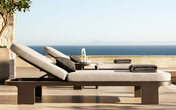 Bronte chaise in all-weather aluminum