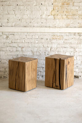 Experience the luxurious beauty of natural Southern white oak with the Hyo Table in salvaged white oak. Crafted from an urban hardwood favorite, white oak, this cube side table exudes rustic elegance and quiet luxury. Its minimalist design makes it versatile for any interior style, from contemporary to traditional.
