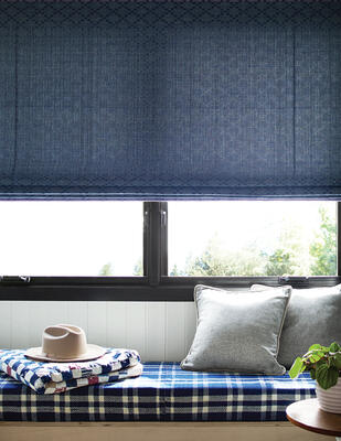A modern take on a traditional art, the Quilt series taps into the nostalgia for hand-made crafts with its classic chain motif. The geometric pattern and two tonal colors provide a contemporary twist, while jacquard-loomed ramie creates subtle variations in the weave for rich texture and visual dimension