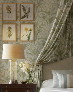 Pashley wallcovering in Sky with matching bed curtains, Iris Emb in Aqua accent pillow