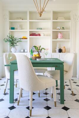 Pass the Rosé game table in Green