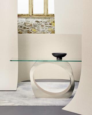 Skye Console table I Satin Stainless Steel with glass propped