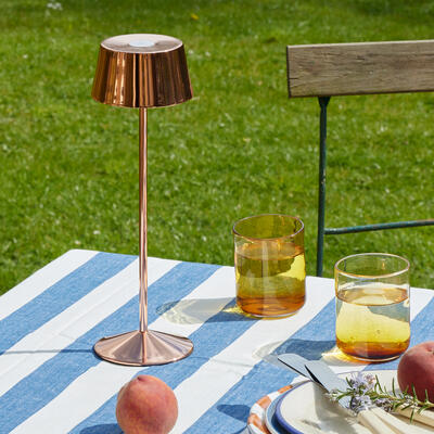 Scoon cordless table lamp in Gloss Copper