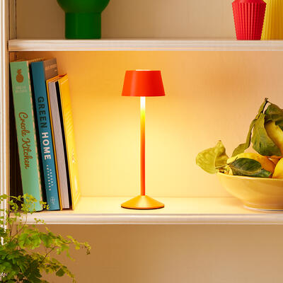 Scoon cordless table lamp in Orangeade