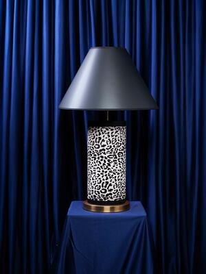 Nolu table lamp in Snow Leopard