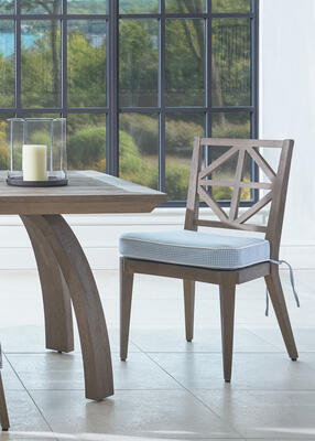 Aswan dining table and dining chair by Hable Outdoor